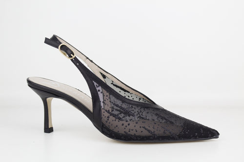 Marian lagrima negro