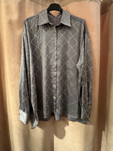 Load image into Gallery viewer, V rhinstone shirt