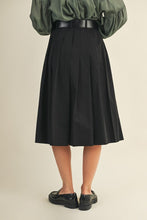 Load image into Gallery viewer, Ms belted pleated skirt