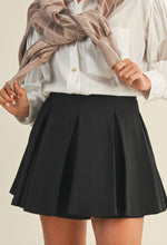 Load image into Gallery viewer, Ms pleated skirt