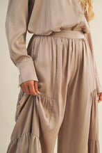 Load image into Gallery viewer, Ms Ruffle pants