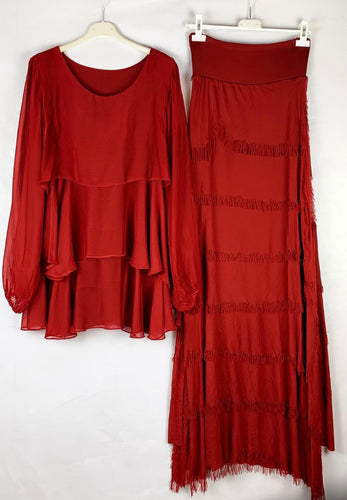 N long sleeve top/ruffles skirt