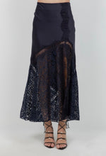 Load image into Gallery viewer, Wc 2pcs satin and lace skirt set