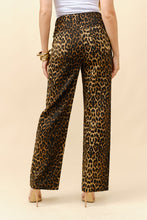 Load image into Gallery viewer, Tc animal print  leopard denim jeans