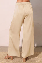 Load image into Gallery viewer, T Hammered satin pockets pants