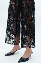 Load image into Gallery viewer, B Lace jeans