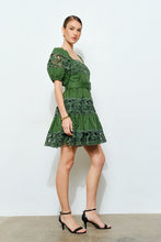 Load image into Gallery viewer, I lace guipur forest green dress