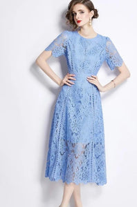 E lace blue midi dress