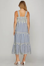 Load image into Gallery viewer, Ss sleeveless striped midi dress with pockets navy