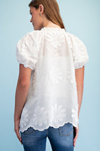 Load image into Gallery viewer, Gg Floral aplique and embroidery v neck top  off white