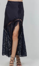 Load image into Gallery viewer, Wc 2pcs satin and lace skirt set