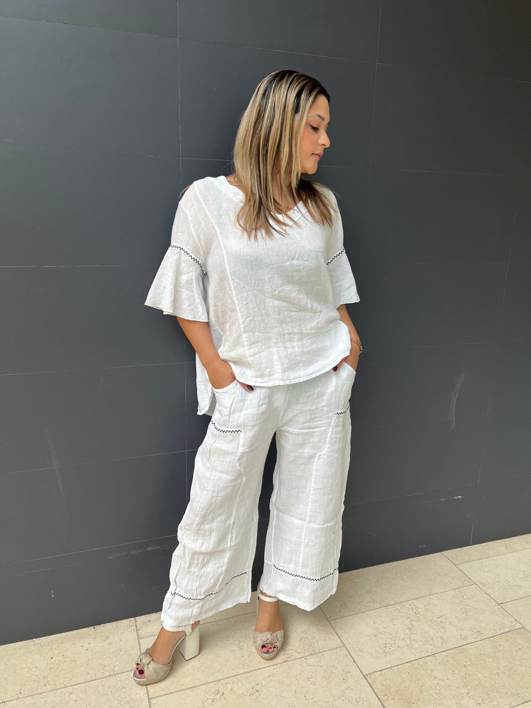 K linen white with embroidery details set