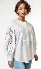 Load image into Gallery viewer, N embroidery sleeve top