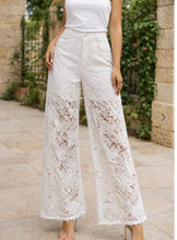 Load image into Gallery viewer, Nb White lace jeans/crinckle white top