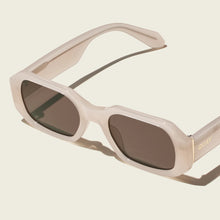 Load image into Gallery viewer, Quay  Hyped Up bone/brn