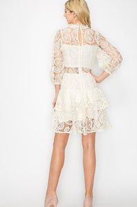 Vv  White lace ruffles dress