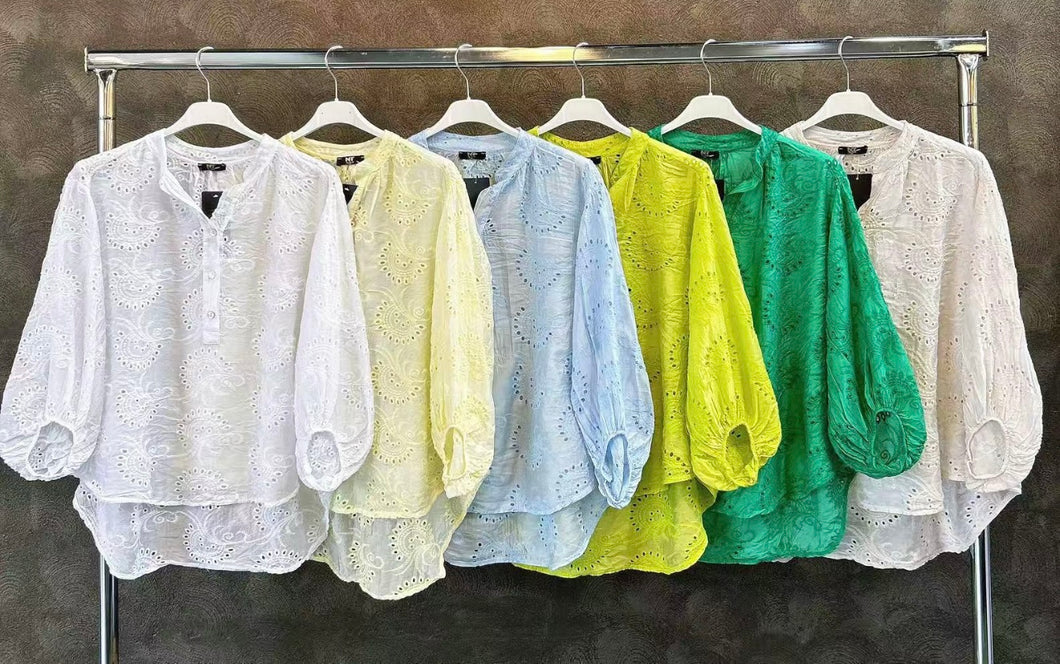 N eyelet  blouse one size