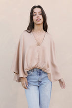 Load image into Gallery viewer, T Tuck easy cape top pink and tan