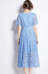 E lace blue midi dress