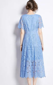 E lace blue midi dress