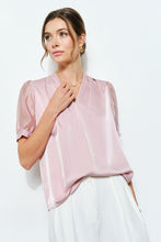Load image into Gallery viewer, I  clear sleeve  silky top