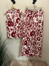 Load image into Gallery viewer, O flower burgundy 2pcs set