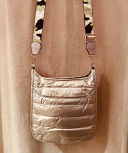 Load image into Gallery viewer, P Big puffy shoulder bag with straps