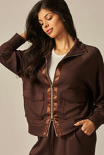 Load image into Gallery viewer, Lp sweatpants sateen details