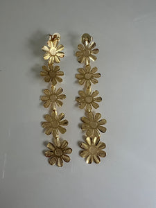 L aretes en bronce con baño en oro 18 kilates