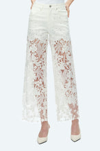 Load image into Gallery viewer, B Lace jeans