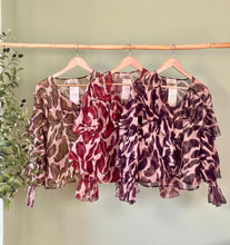 Load image into Gallery viewer, Lc print ruffles top