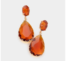 Load image into Gallery viewer, W Oval Teardrop earrings