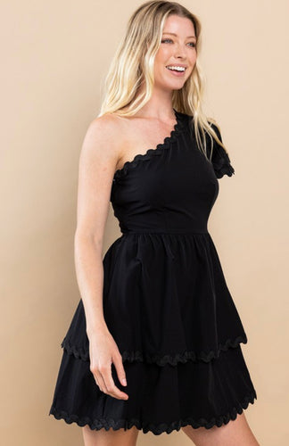 T Tiered one shoulder black dress