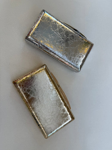 W metallic clutch
