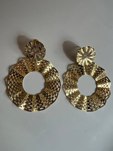 L aretes en bronce laminado con baño en oro 18 kilates