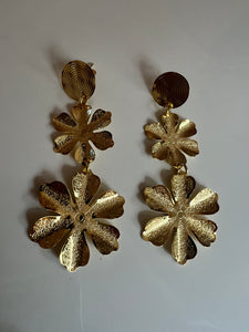 L aretes en bronce laminado con baño en oro 18 kilates