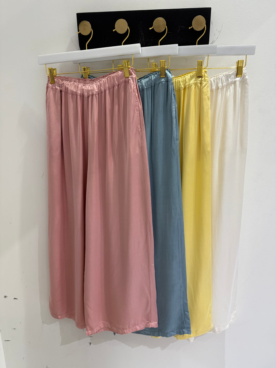 C Elastic waist crop pants