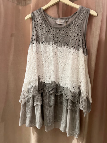 K lace cotton top