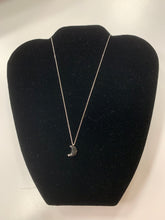 Load image into Gallery viewer, Crescent Moon Necklace