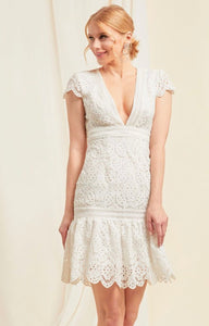 M vneck with cap sleeve white dress