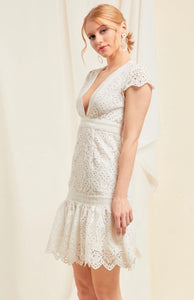 M vneck with cap sleeve white dress