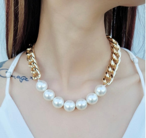 Og  gold curb chain with coated pearls