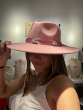 Load image into Gallery viewer, Fedoras rhinstone trim