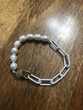 Load image into Gallery viewer, Oh pearls and paper clip bracelet