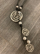Load image into Gallery viewer, Three Swirls Metallic Necklace