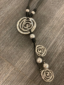 Three Swirls Metallic Necklace