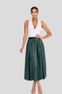 F pu deep green pleats skirt