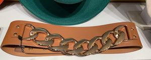 Am chunky chain in gold  belt